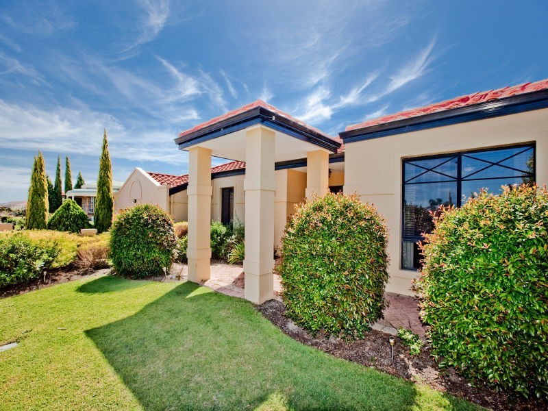 10 Rockdale Pass, Landsdale WA 6065