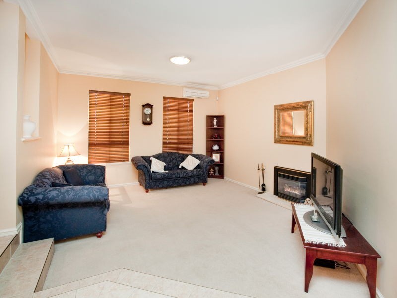 10 Rockdale Pass, Landsdale WA 6065