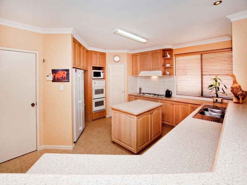 10 Rockdale Pass, Landsdale WA 6065