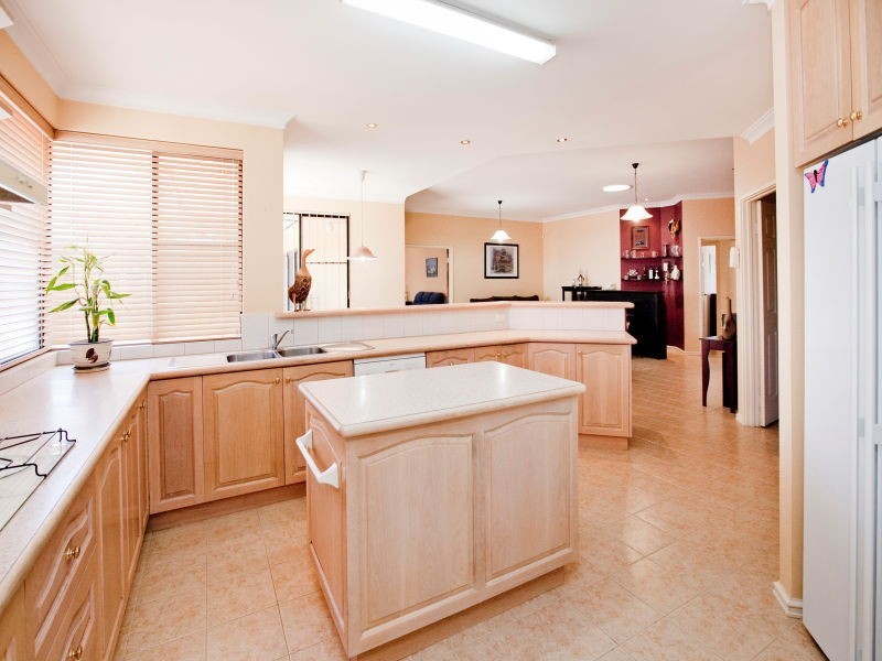 10 Rockdale Pass, Landsdale WA 6065