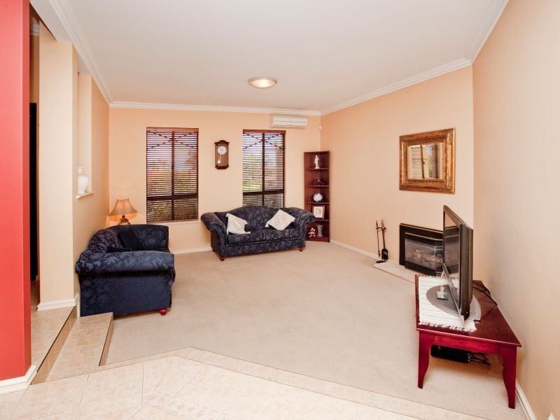 10 Rockdale Pass, Landsdale WA 6065