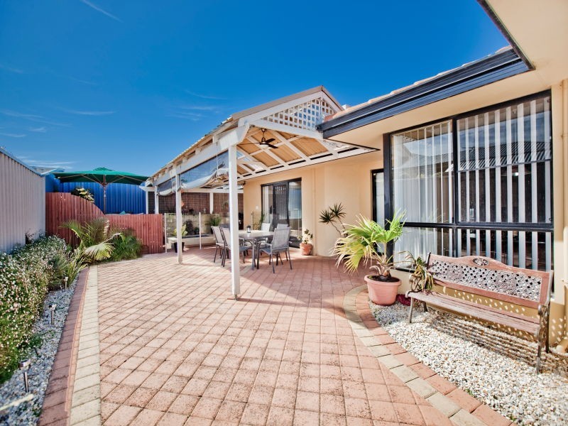 10 Rockdale Pass, Landsdale WA 6065