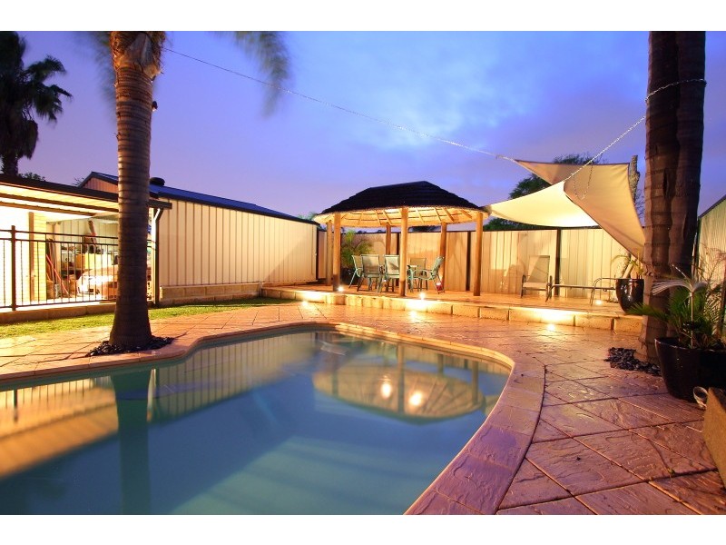 1 Jennifer Place, Alexander Heights WA 6064