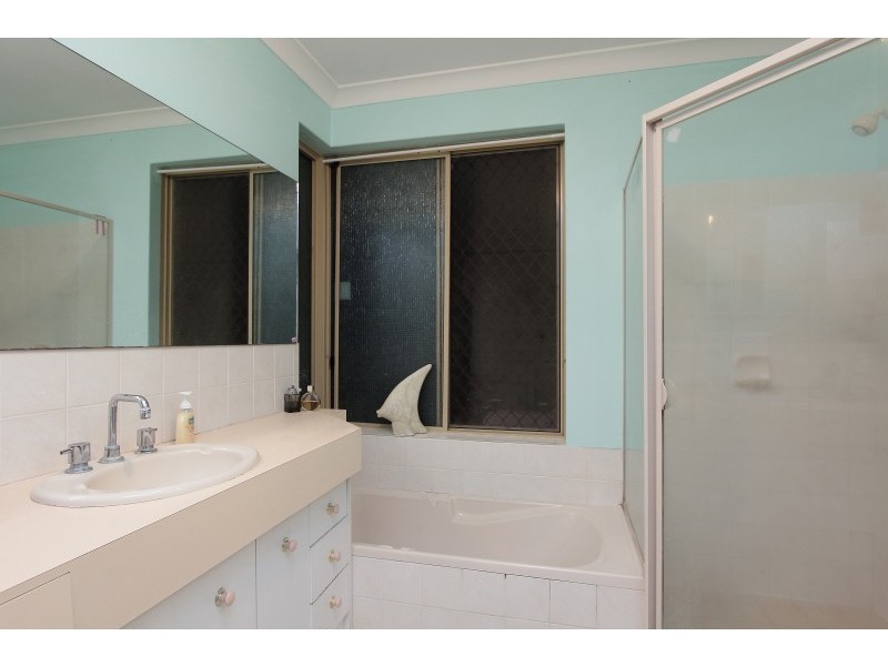 1 Jennifer Place, Alexander Heights WA 6064