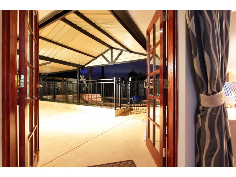 1 Jennifer Place, Alexander Heights WA 6064