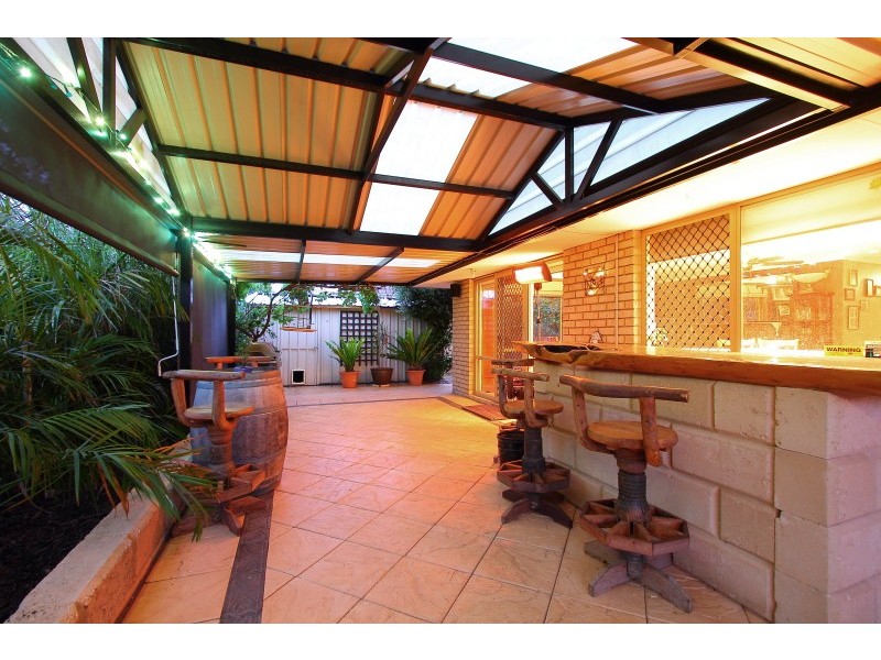 1 Jennifer Place, Alexander Heights WA 6064