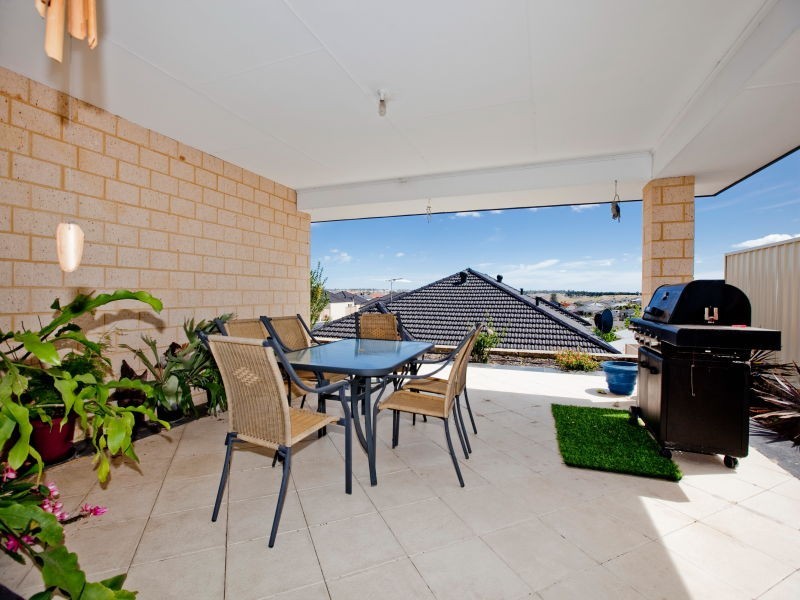 59 Appleby Drive, Darch WA 6065