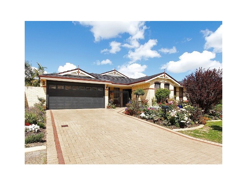 8 Roebuck Avenue, Canning Vale WA 6155
