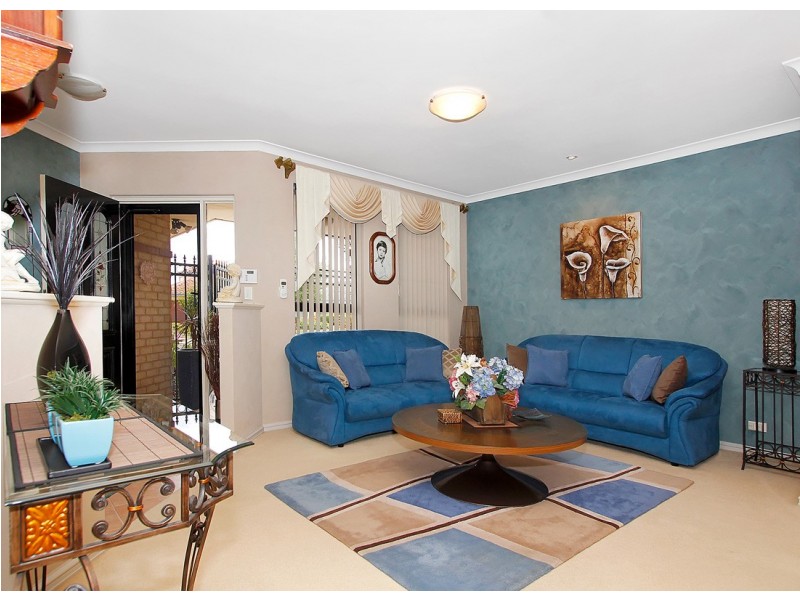 8 Roebuck Avenue, Canning Vale WA 6155