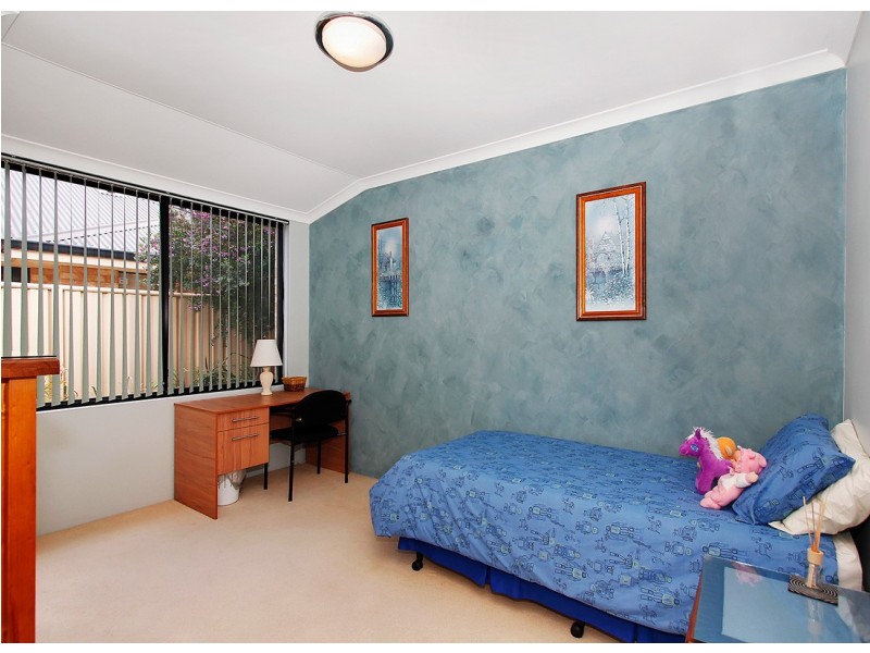 8 Roebuck Avenue, Canning Vale WA 6155
