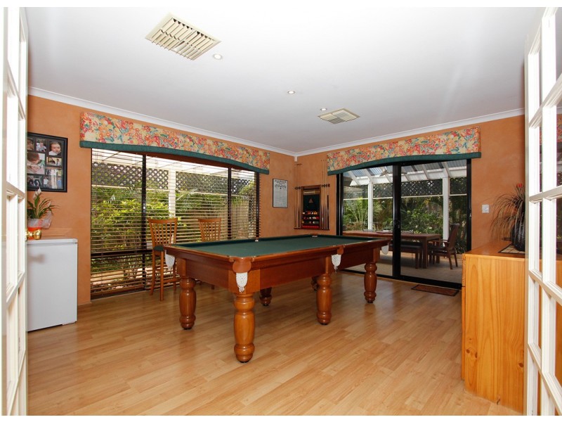 8 Roebuck Avenue, Canning Vale WA 6155