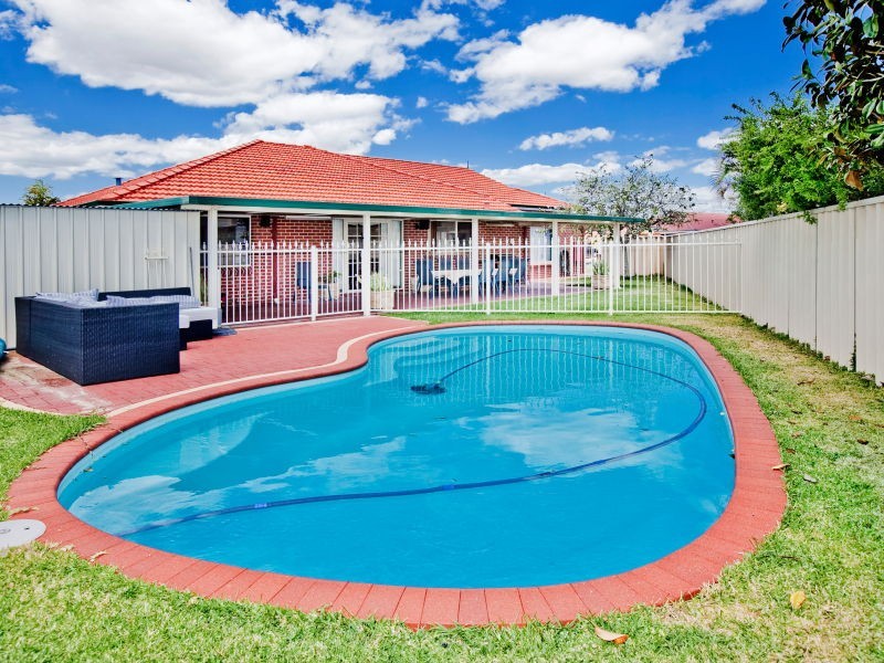 14 Hotham Crescent, Alexander Heights WA 6064