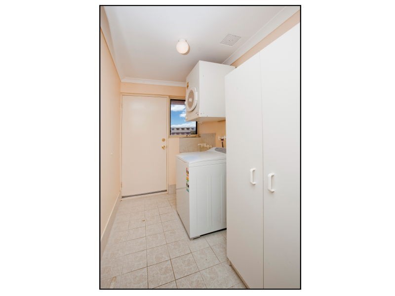 14 Hotham Crescent, Alexander Heights WA 6064