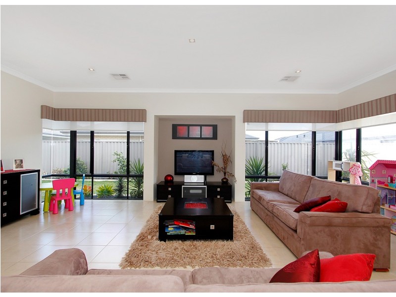 22 Kersley Loop, Harrisdale WA 6112