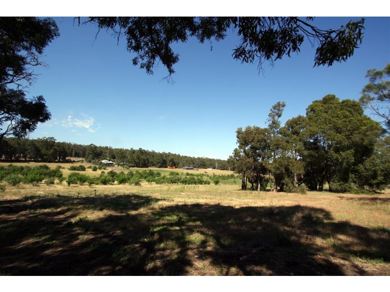 120 Osmond Glen, Sawyers Valley WA 6074