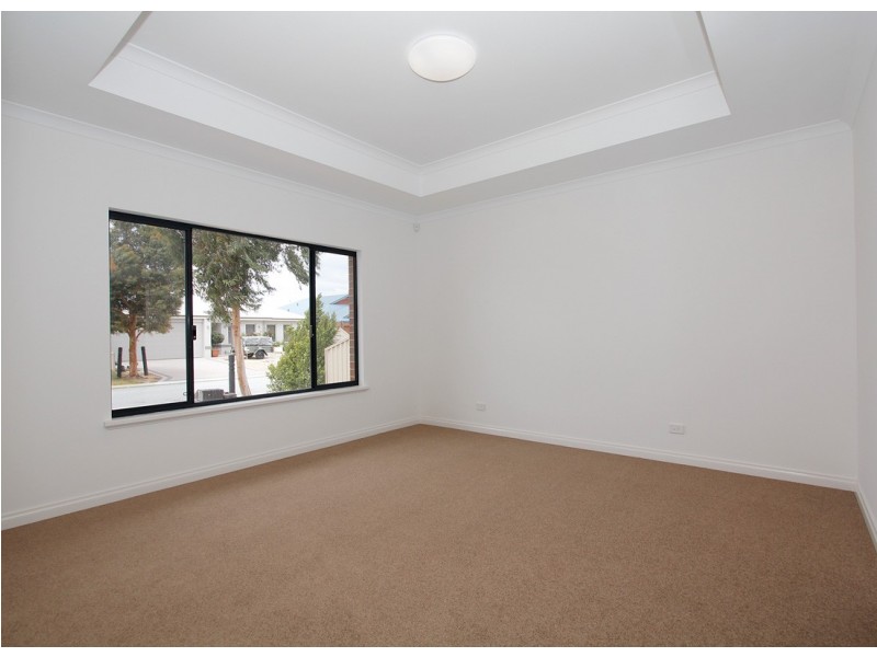 84 Waterfoot Loop, Canning Vale WA 6155