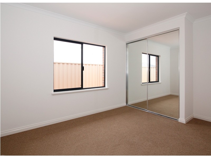 84 Waterfoot Loop, Canning Vale WA 6155