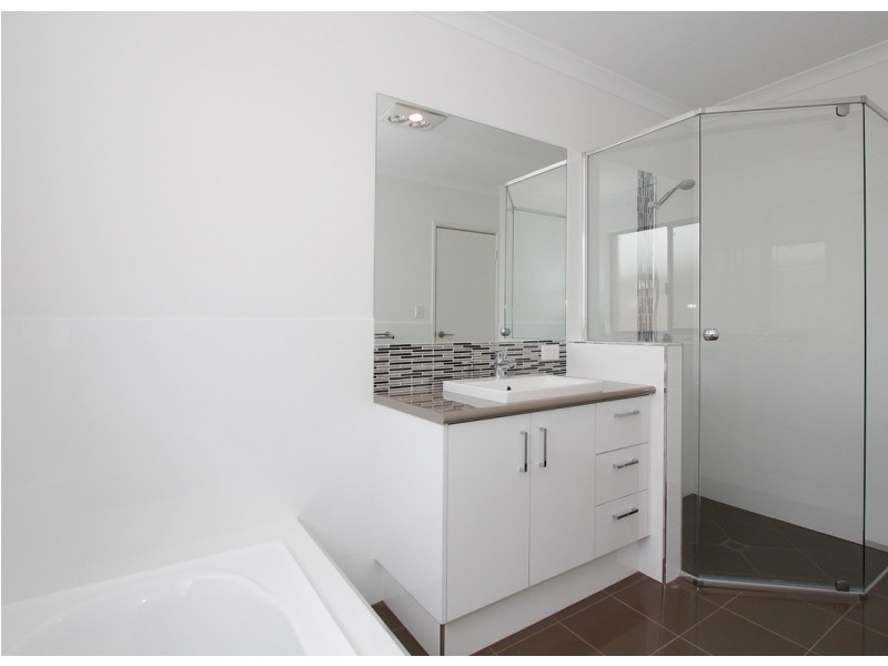 84 Waterfoot Loop, Canning Vale WA 6155