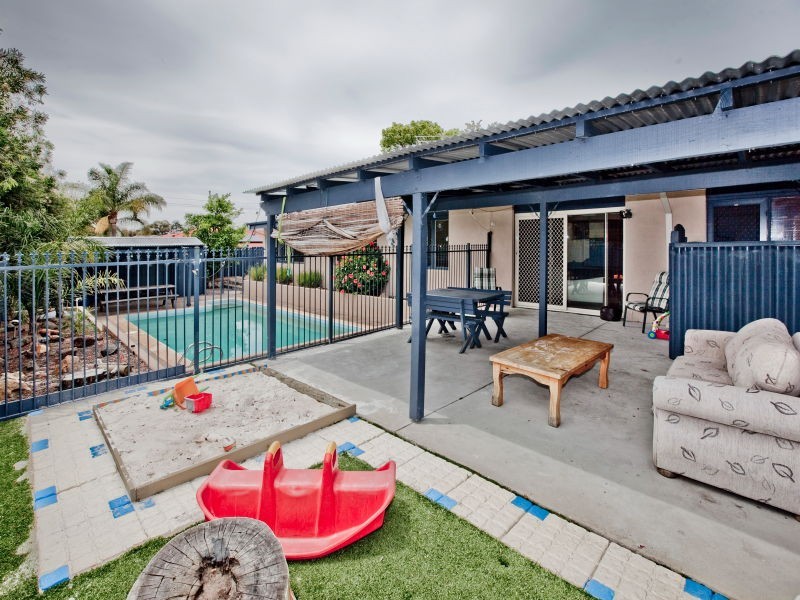35 Ireland Way, Bassendean WA 6054
