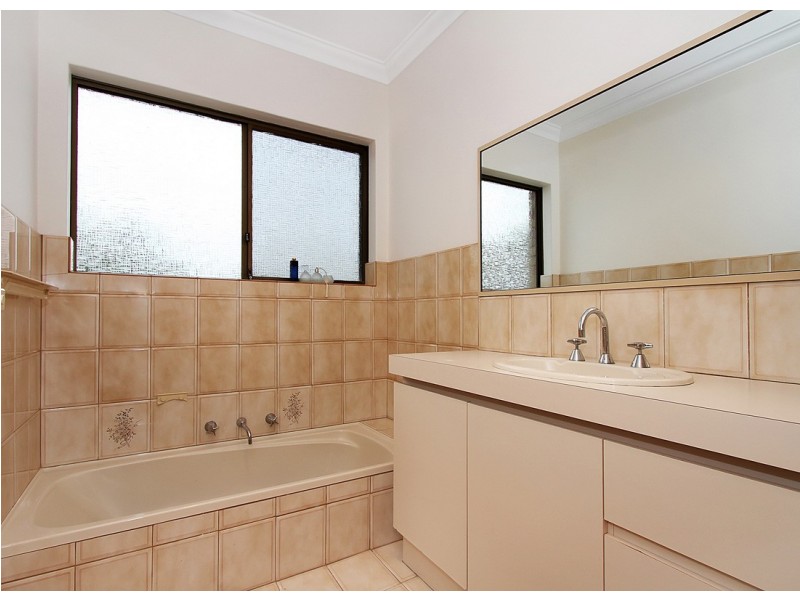 16 Springvale Drive, Warwick WA 6024