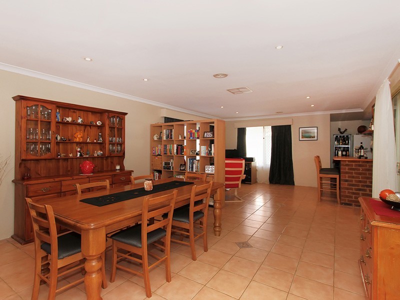 32 Sacramento Avenue, Beechboro WA 6063