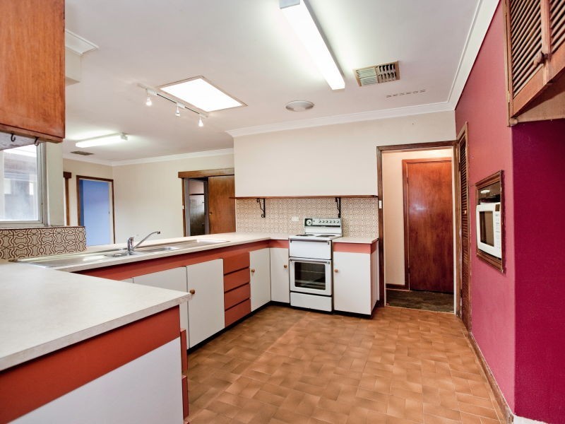 9 Crystal Brook Street, Dianella WA 6059