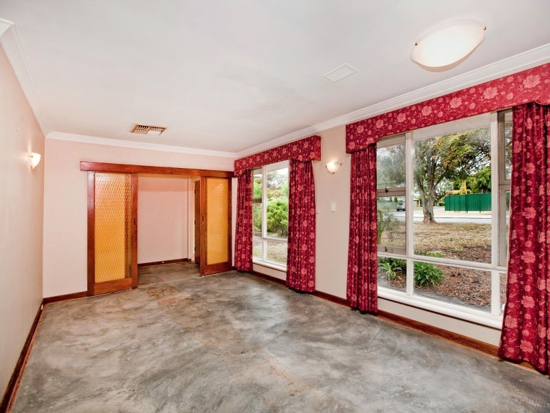 9 Crystal Brook Street, Dianella WA 6059