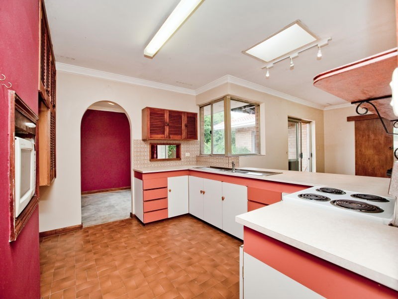 9 Crystal Brook Street, Dianella WA 6059