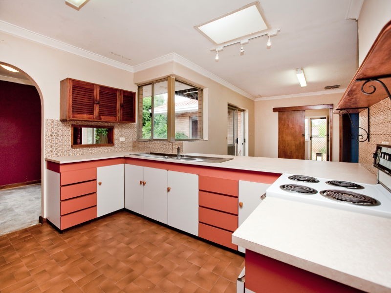 9 Crystal Brook Street, Dianella WA 6059