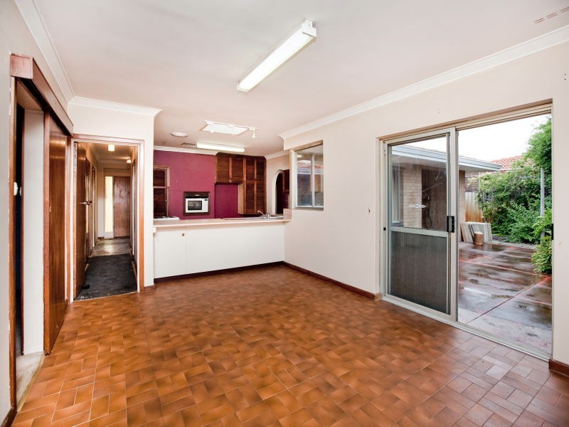 9 Crystal Brook Street, Dianella WA 6059