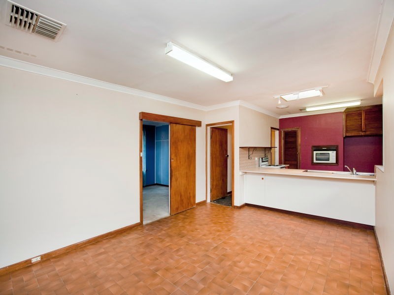 9 Crystal Brook Street, Dianella WA 6059