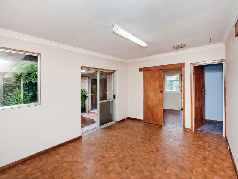 9 Crystal Brook Street, Dianella WA 6059