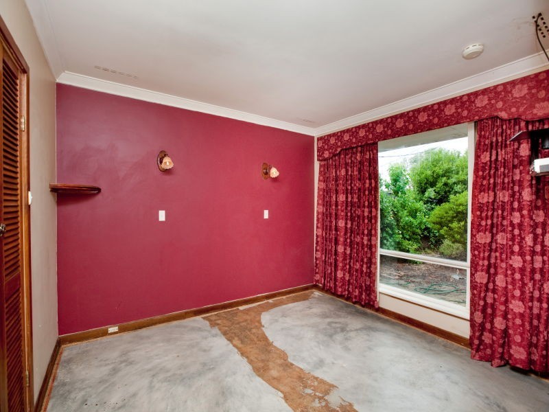 9 Crystal Brook Street, Dianella WA 6059