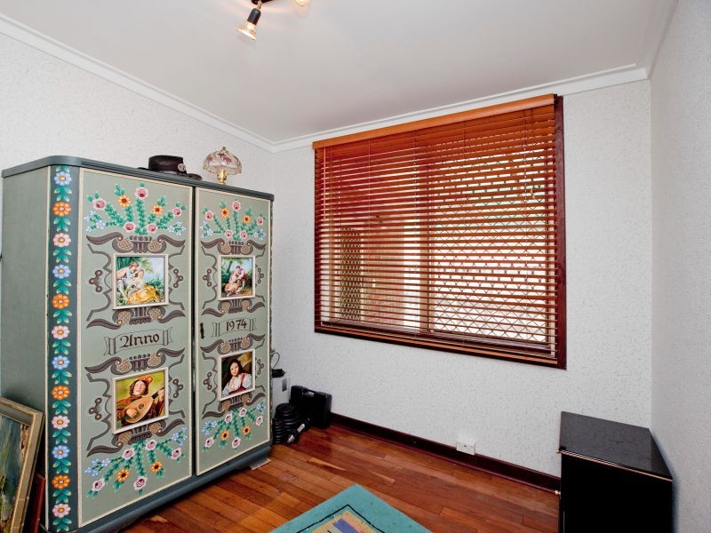 198 Anzac Terrace, Bassendean WA 6054