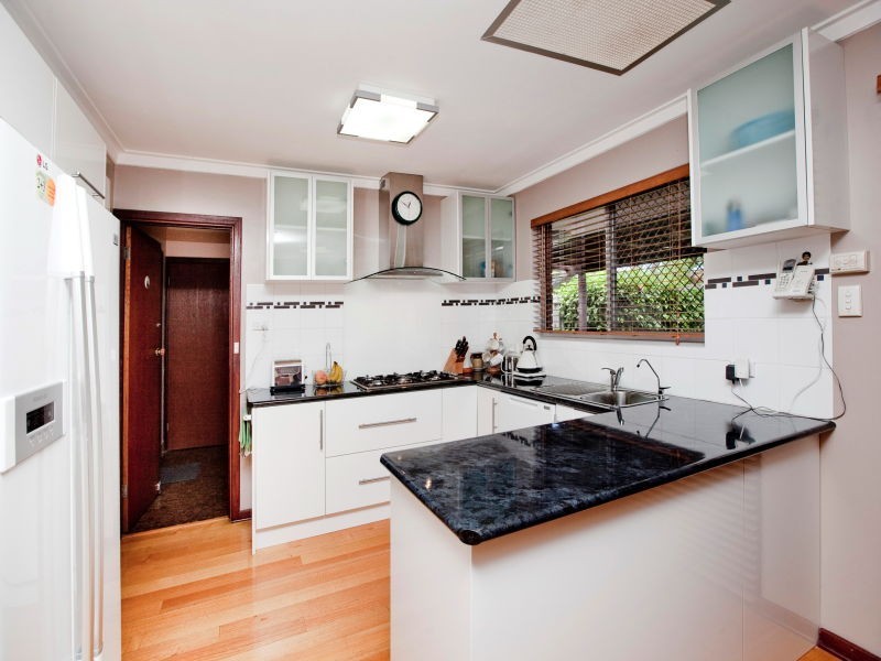 2 Burgess Street, Hamersley WA 6022