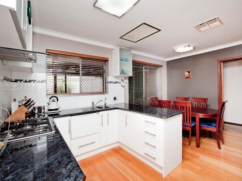 2 Burgess Street, Hamersley WA 6022