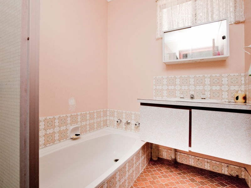 2 Burgess Street, Hamersley WA 6022