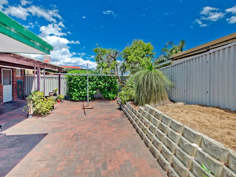 2 Burgess Street, Hamersley WA 6022