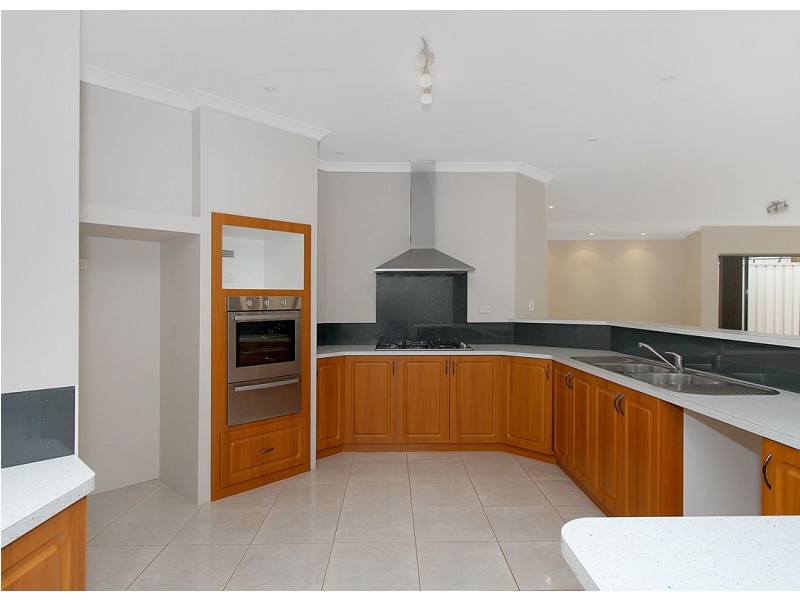77 Waterfoot Loop, Canning Vale WA 6155