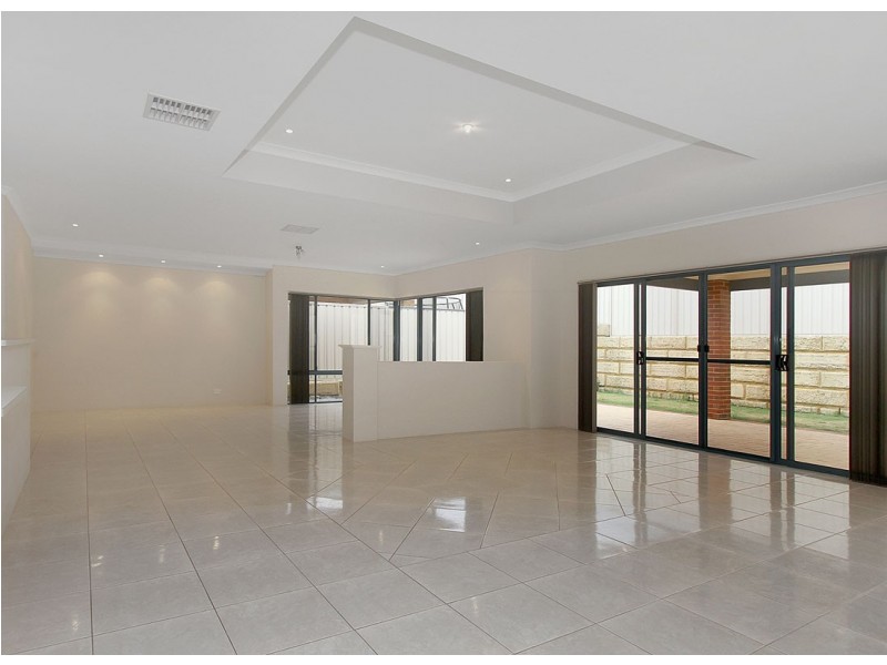 77 Waterfoot Loop, Canning Vale WA 6155