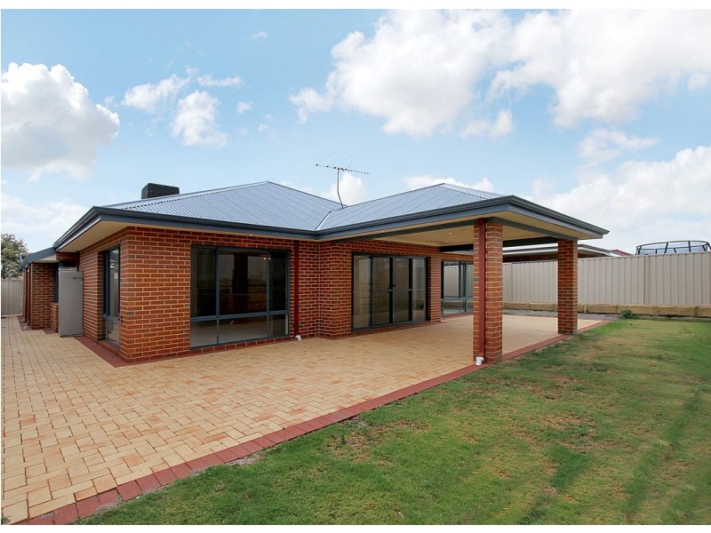 77 Waterfoot Loop, Canning Vale WA 6155