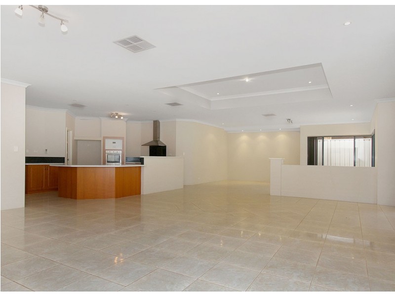 77 Waterfoot Loop, Canning Vale WA 6155