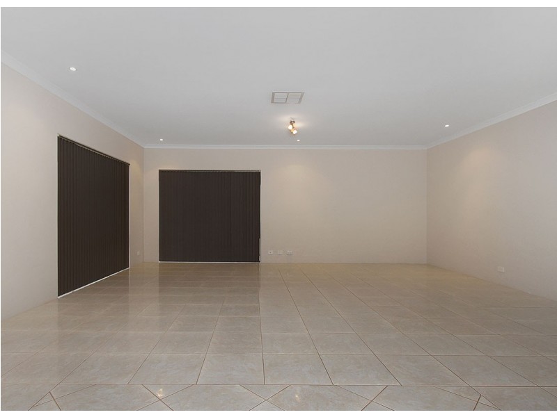 77 Waterfoot Loop, Canning Vale WA 6155
