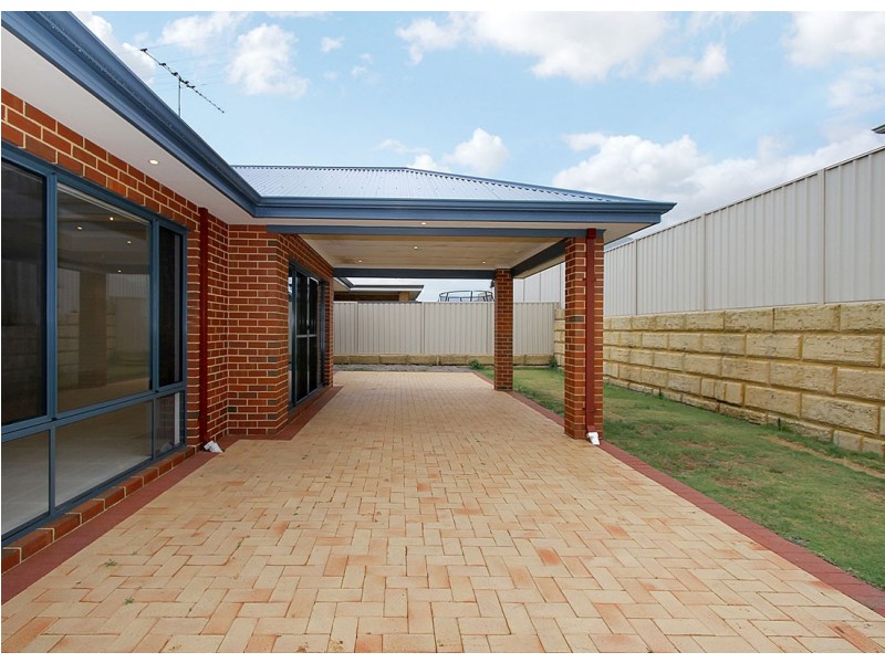 77 Waterfoot Loop, Canning Vale WA 6155