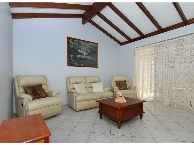 28 Aussat Drive, Eden Hill WA 6054