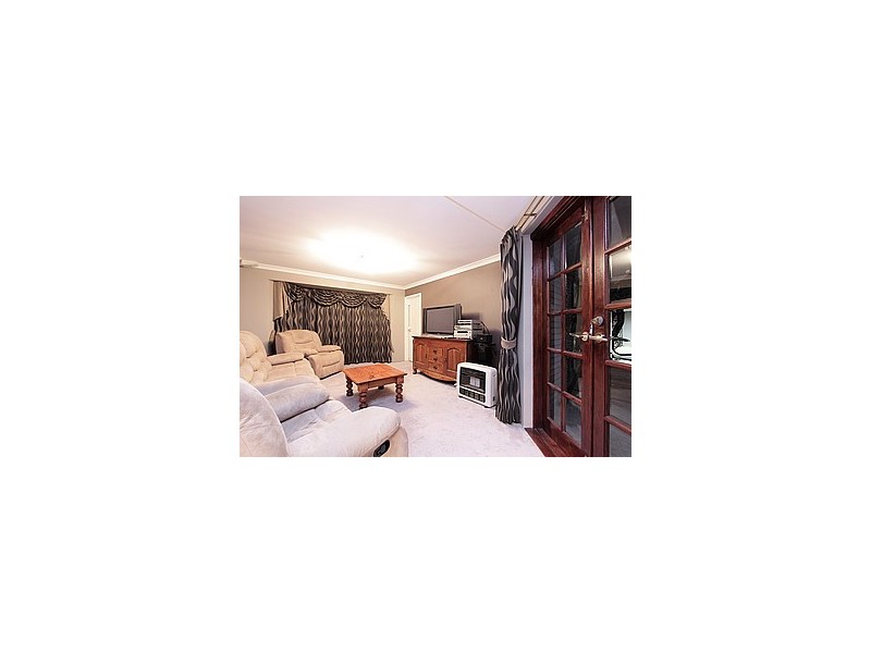 1 Jennifer Place, Alexander Heights WA 6064