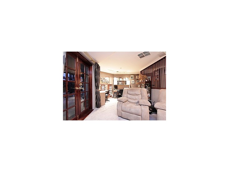 1 Jennifer Place, Alexander Heights WA 6064