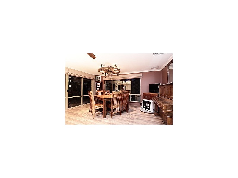 1 Jennifer Place, Alexander Heights WA 6064