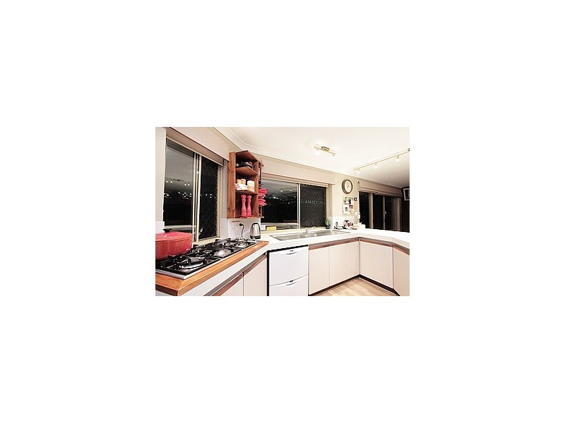 1 Jennifer Place, Alexander Heights WA 6064