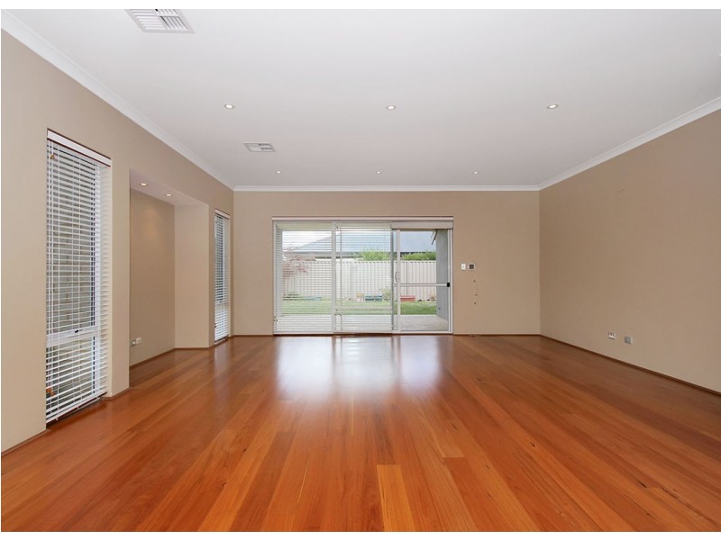 17 Kersley Loop, Harrisdale WA 6112